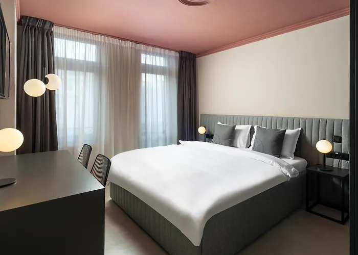 Visionapartments - Contactless Check-in 4*