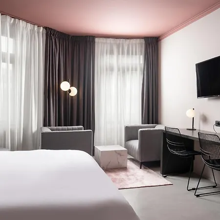 Visionapartments - Contactless Check-in Lägenhetshotell 4*