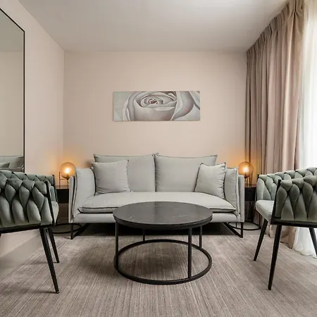 Visionapartments - Contactless Check-in 4*