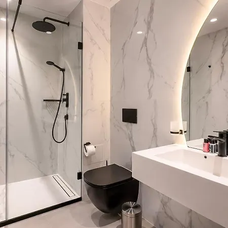 Visionapartments - Self Check-in 4* Бухарест