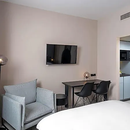 Visionapartments - Self Check-in 4* Bukarest