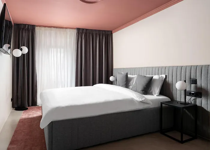 Visionapartments - Contactless Check-in 4*