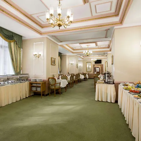 Ramada By Wyndham Majestic 4* Bukareszt