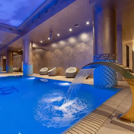 Ramada By Wyndham Majestic 4* Bukareszt