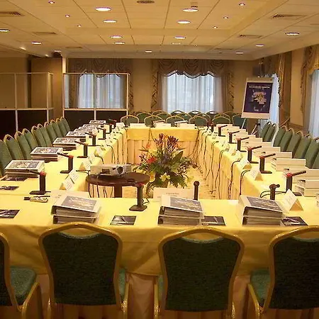 Ramada By Wyndham Majestic Hotel apartamentowy