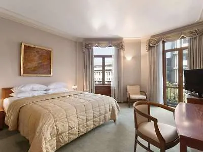 Ramada By Wyndham Majestic Hotel apartamentowy