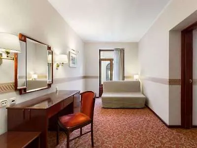 Ramada By Wyndham Majestic 4*